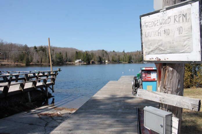 MB-BoshkungBoatLaunch
