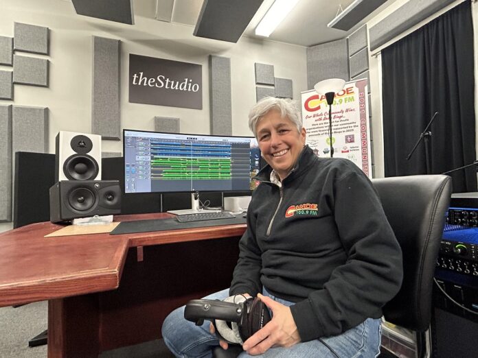 MB-CanoeRecordingStudio