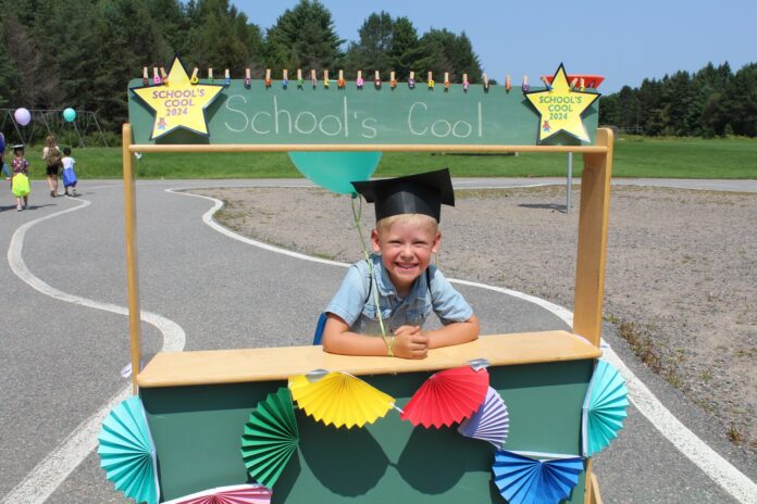 LG-school's cool grad