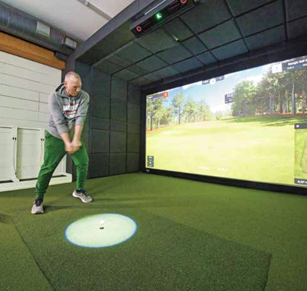 Go Fore Simulator Fore! high-tech golf simulator opens | The Highlander