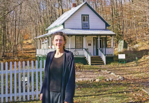 Ghost hunters visit Reid House